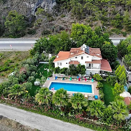 Guenlue Hotel 3*